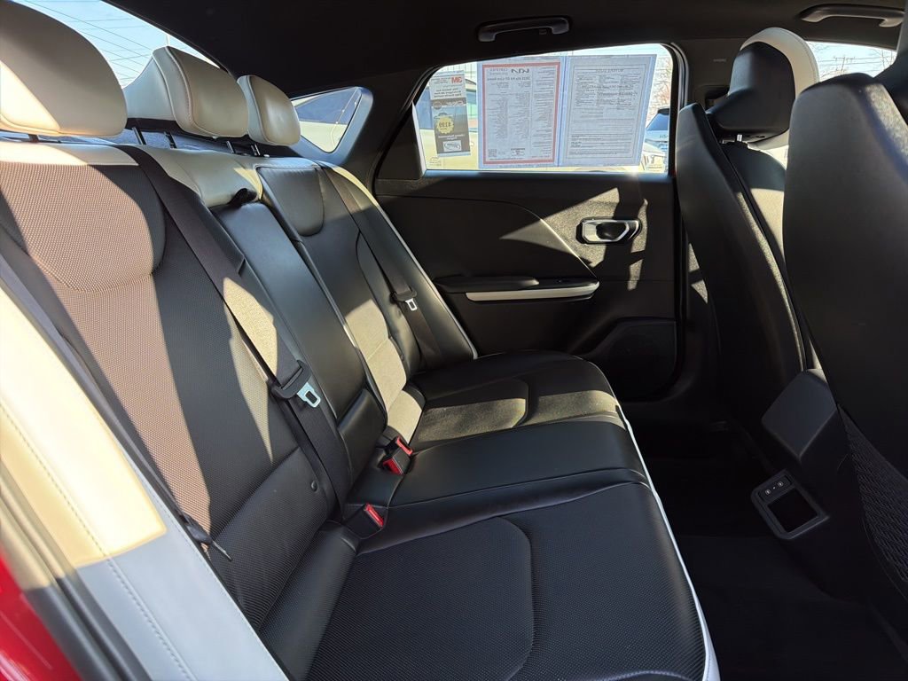 Used 2025 Kia K4 GT-Line w/ GT-Line Premium Package image 14