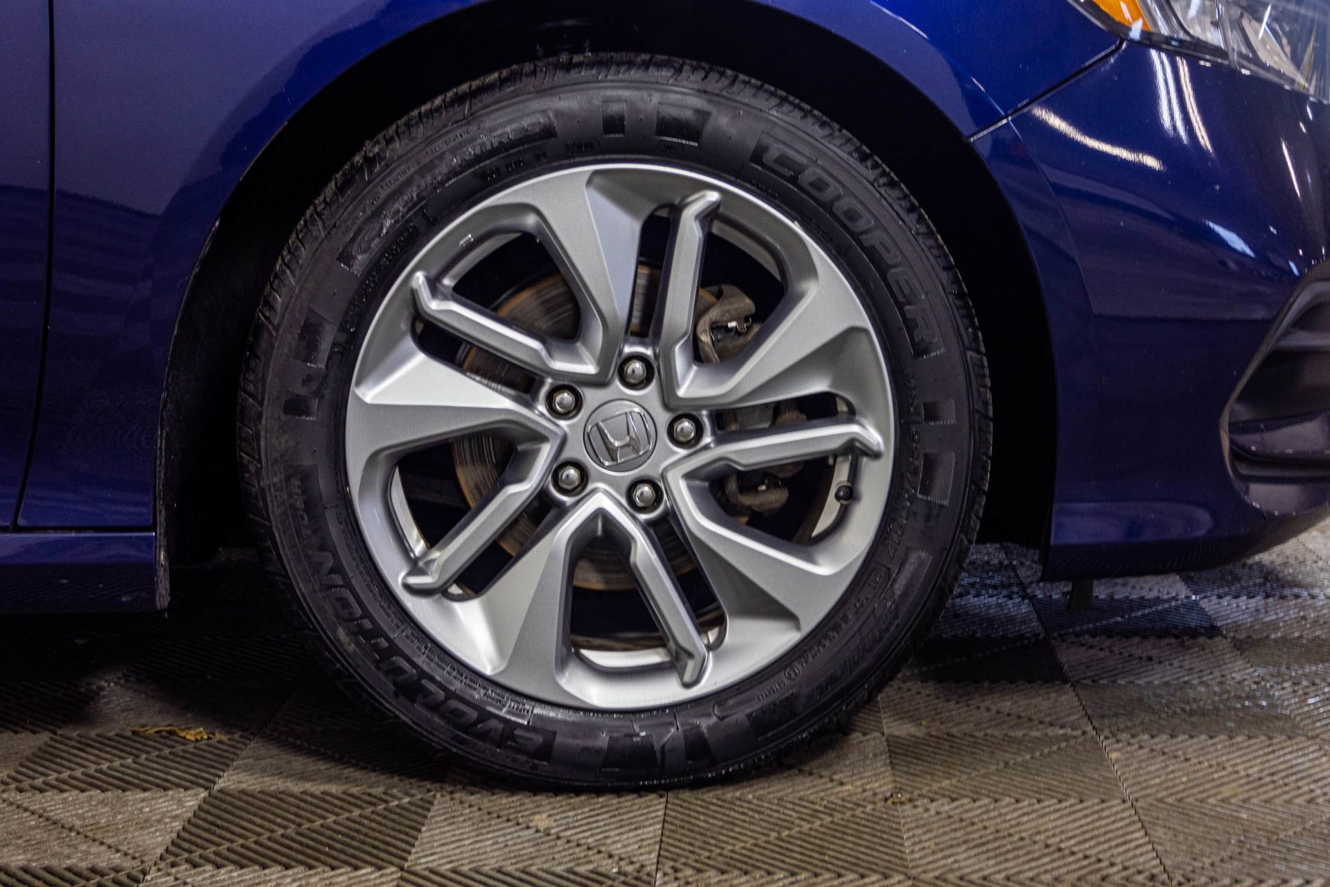 Used 2018 Honda Accord LX image 48