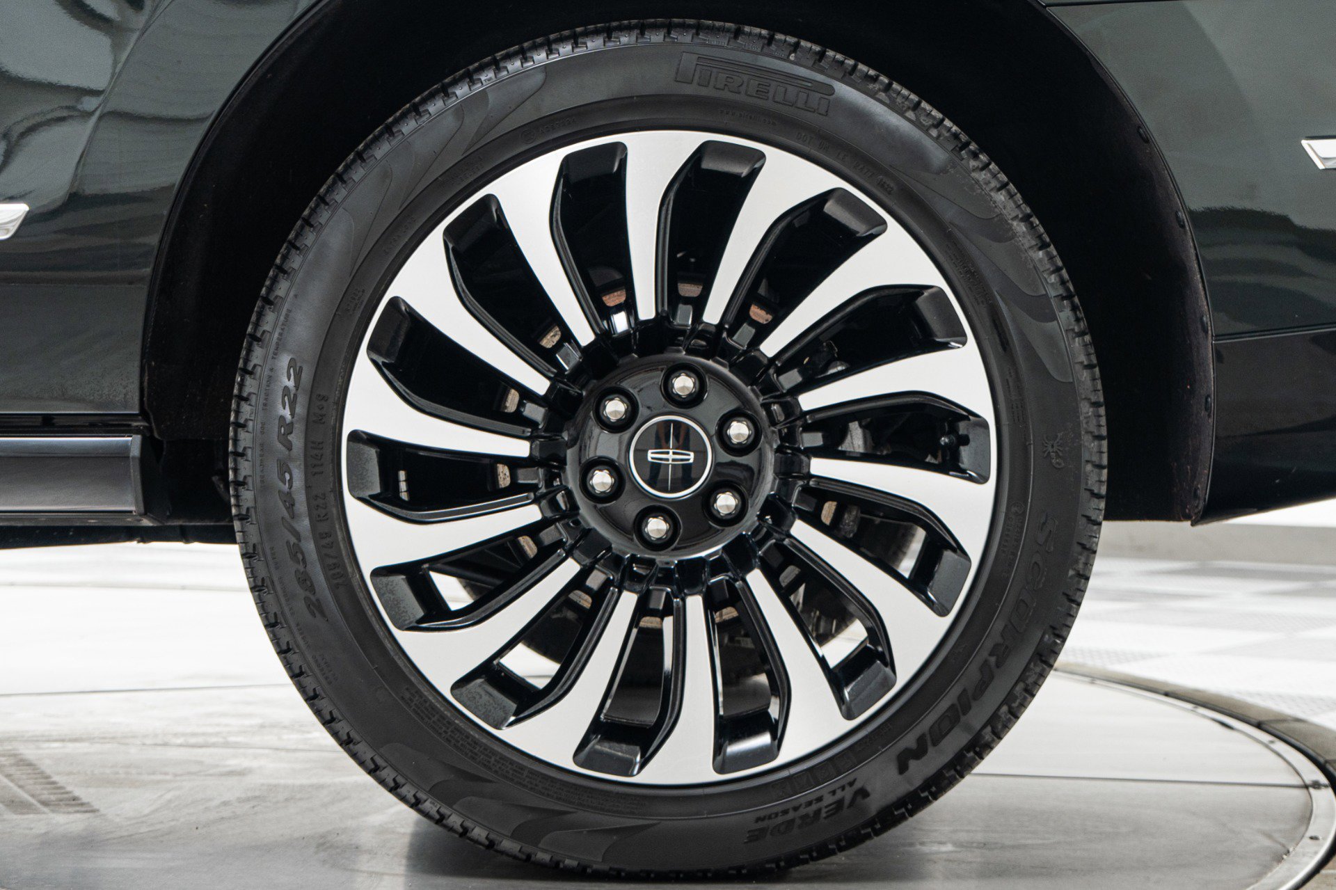 Used 2022 Lincoln Navigator Black Label image 11