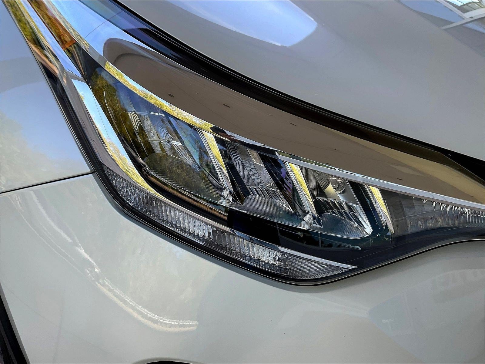 Used 2020 Toyota C-HR XLE FWD image 29