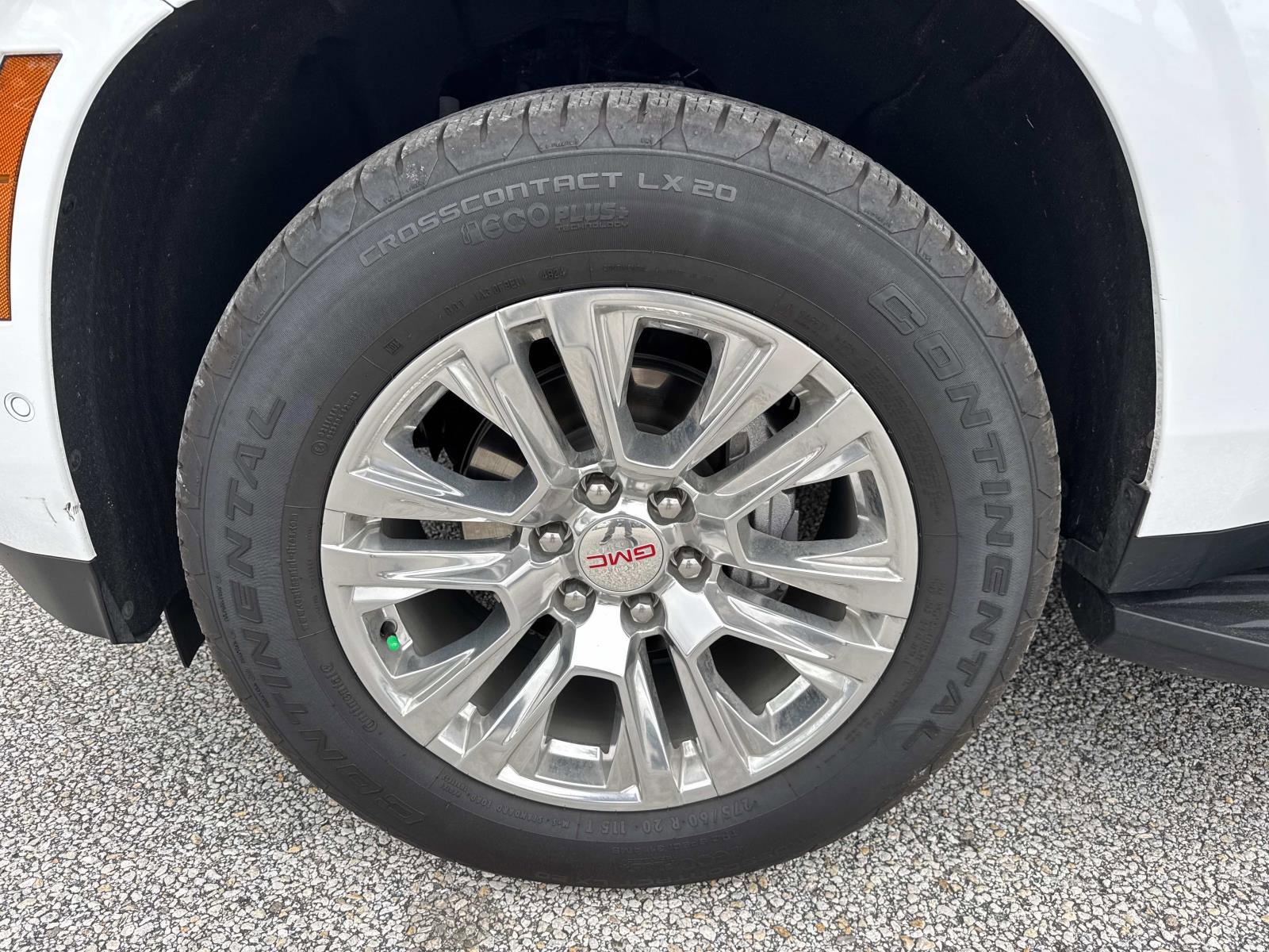 Used 2025 GMC Yukon Denali AWD/4WD image 10