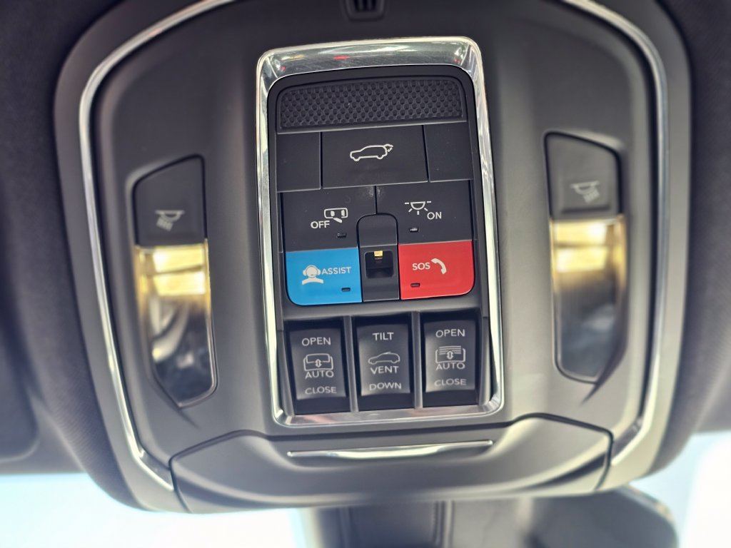 Certified 2024 Jeep Grand Cherokee Limited 4xe AWD/4WD image 23
