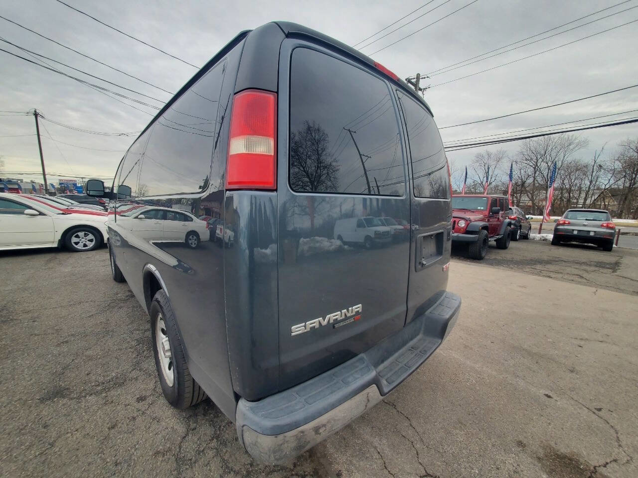 Used 2014 GMC Savana 1500 AWD image 9