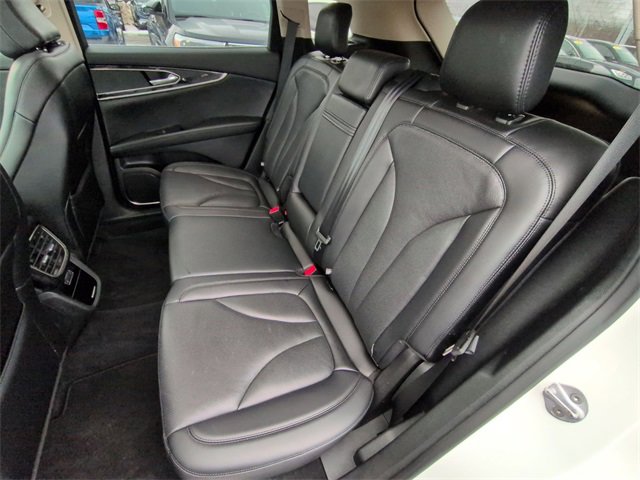 Used 2023 Lincoln Nautilus Reserve image 18