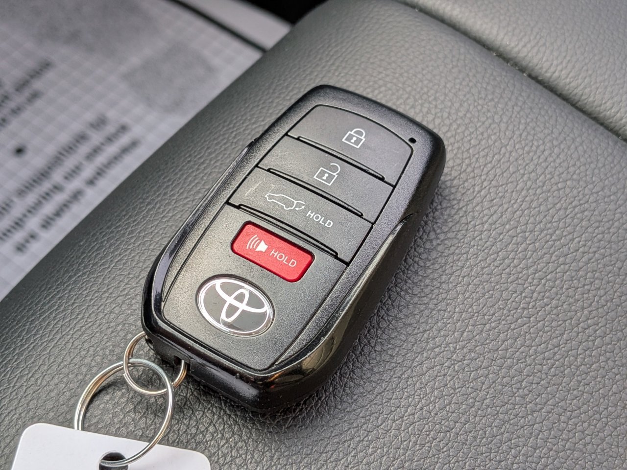 Used 2024 Toyota Highlander XLE AWD/4WD image 31