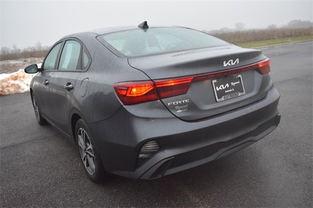 Used 2022 Kia Forte LXS w/ LXS Technology Package image 5