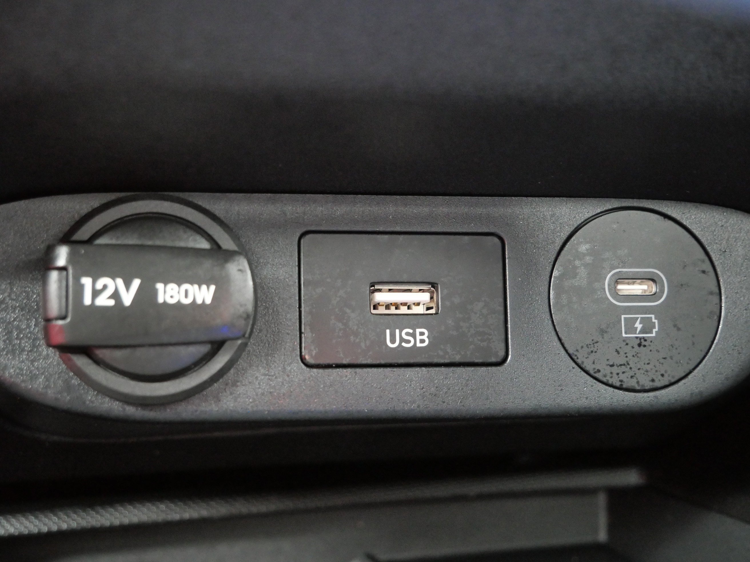 Certified 2025 Hyundai Elantra Sport image 28