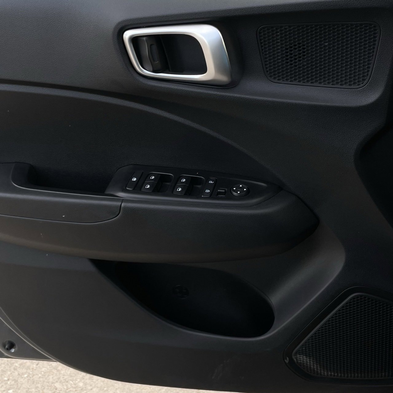 Used 2025 Hyundai Venue SEL image 20