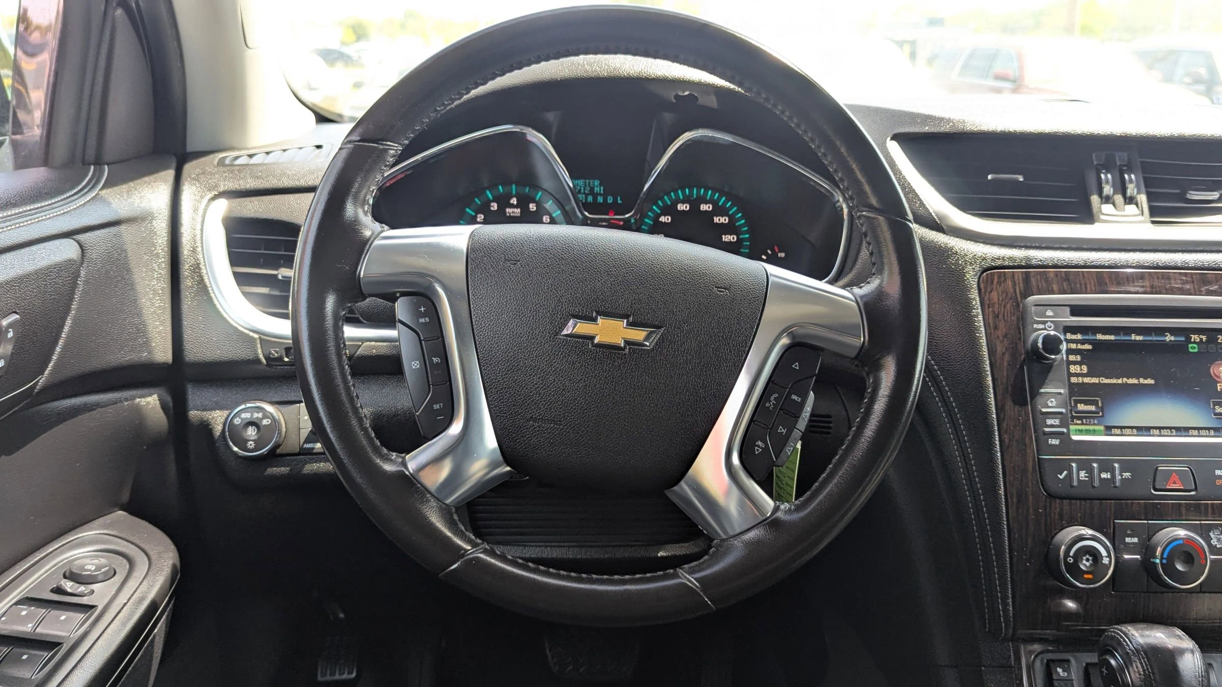 Used 2016 Chevrolet Traverse LT w/ Style and Technology Package FWD image 21