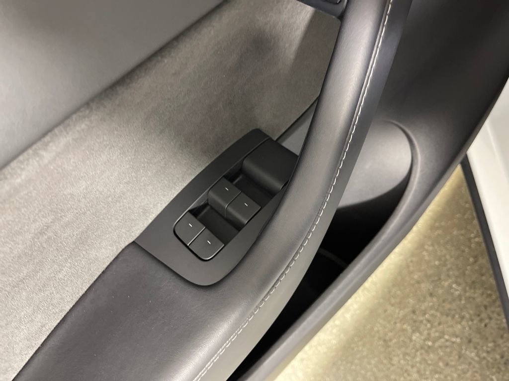 Used 2022 Tesla Model Y Performance image 18