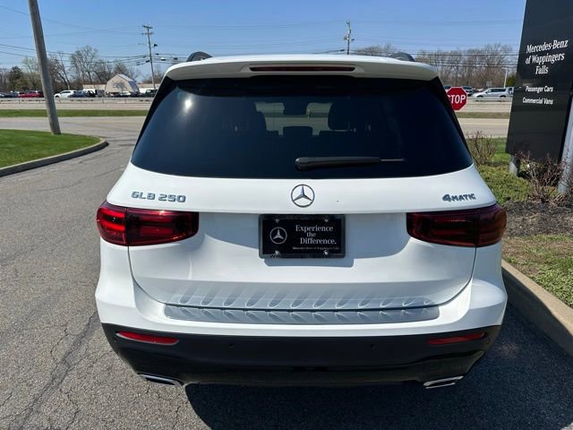 Used 2026 Mercedes-Benz GLB 250 4MATIC image 4