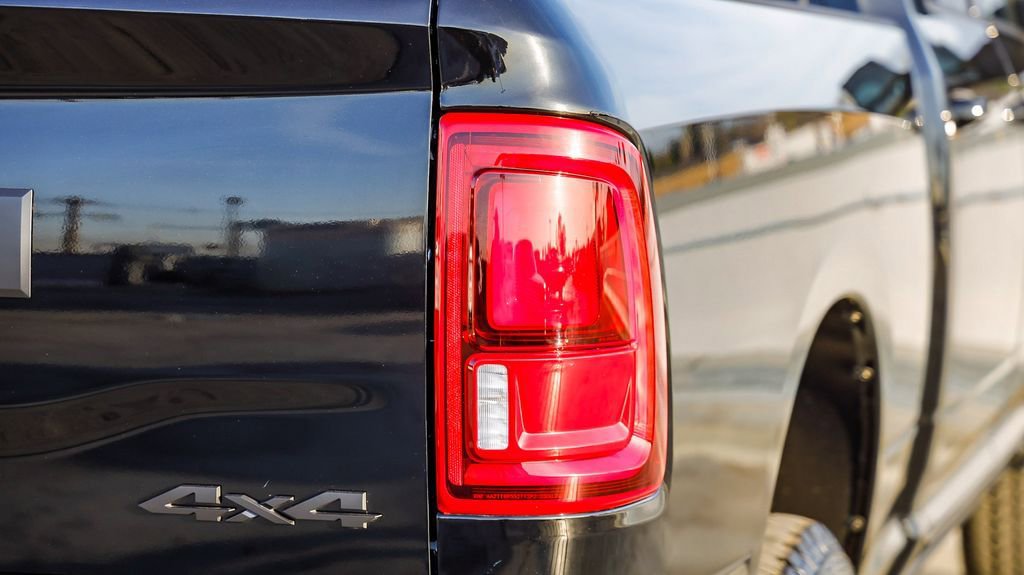New 2026 RAM 2500 Laramie AWD/4WD image 10