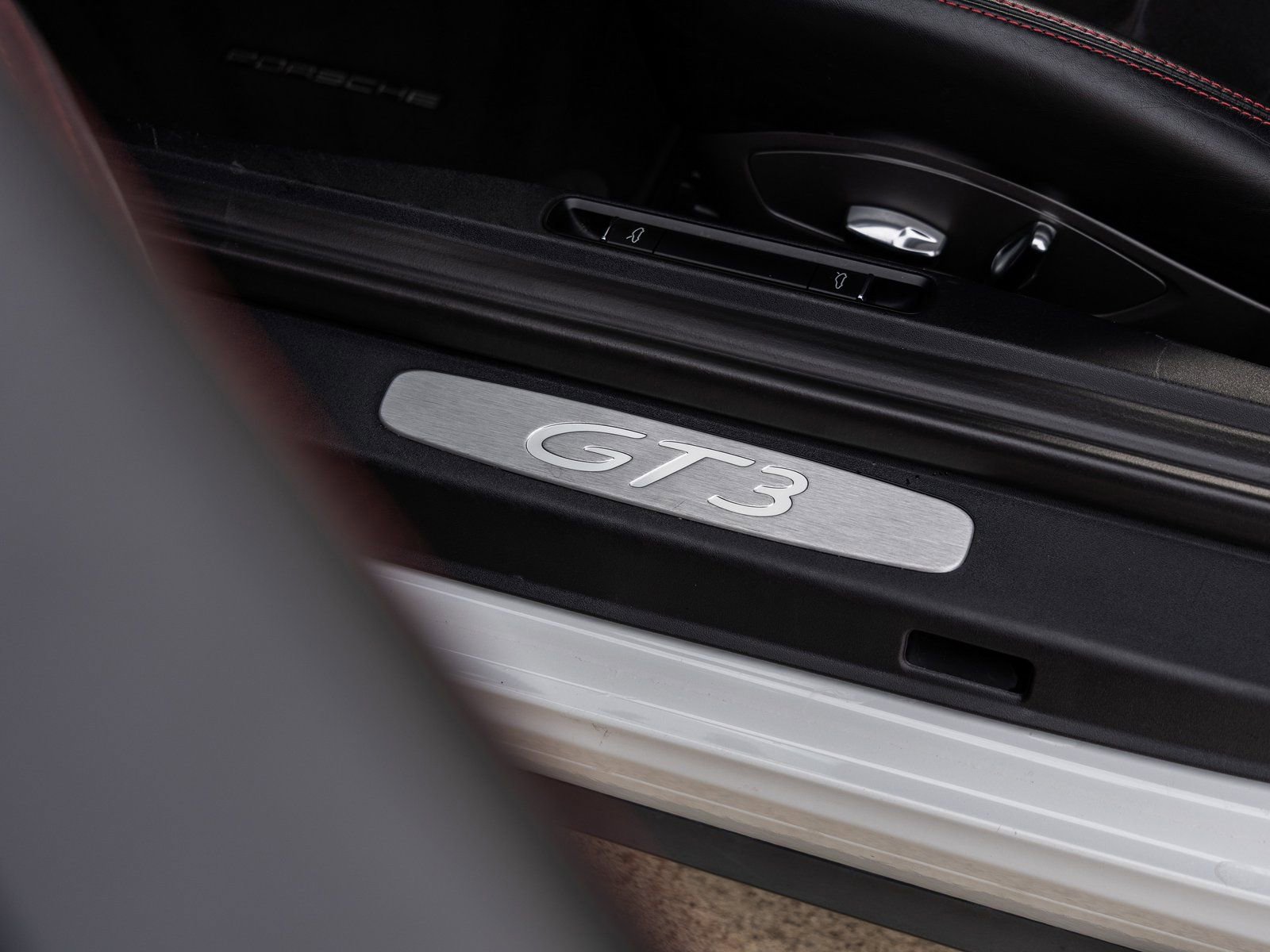 Certified 2018 Porsche 911 GT3 image 28