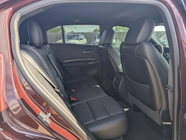 Used 2022 Cadillac XT4 Luxury w/ Cold Weather Package FWD image 15