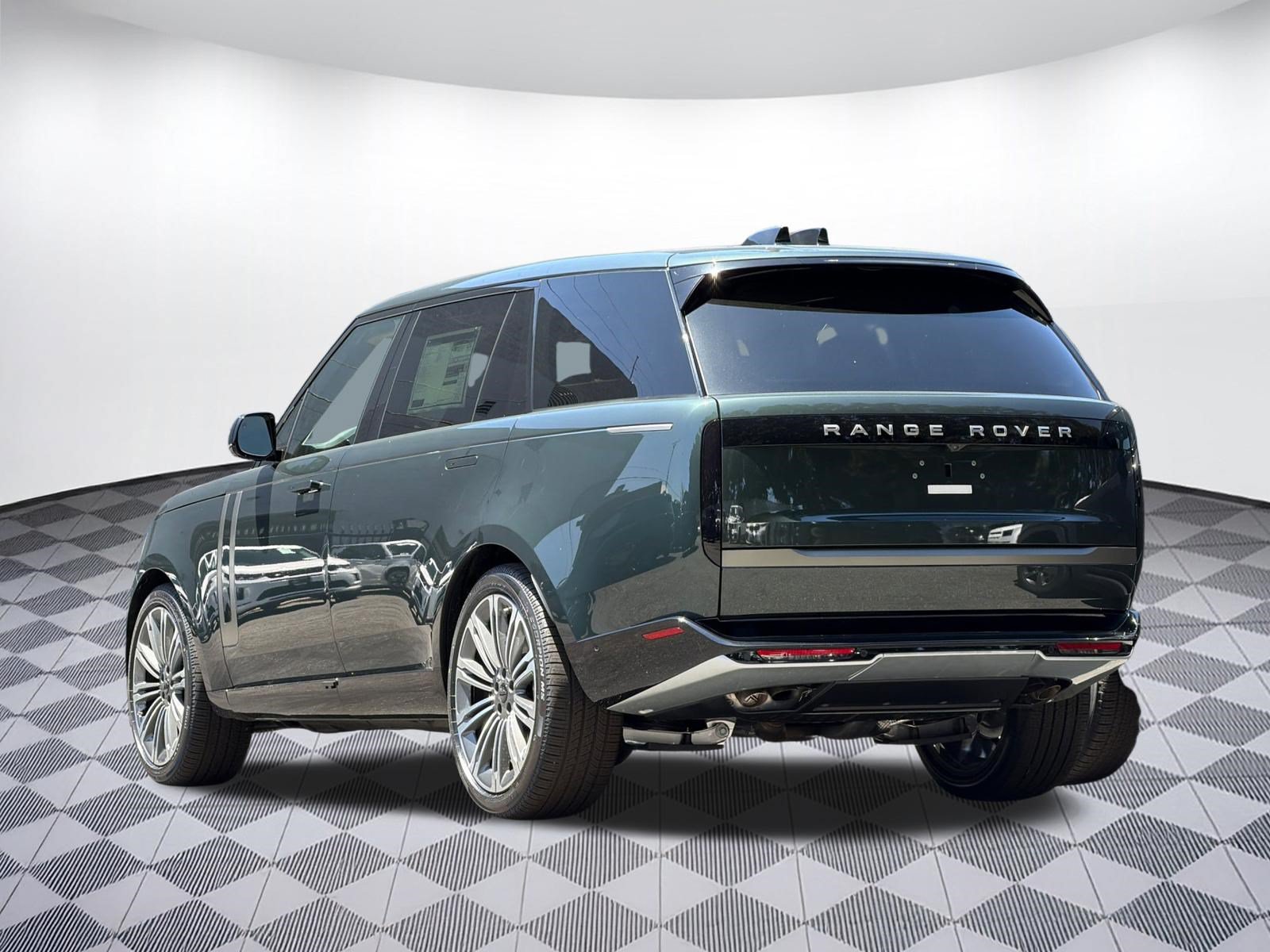 New 2026 Land Rover Range Rover Long Wheelbase SE AWD/4WD image 3