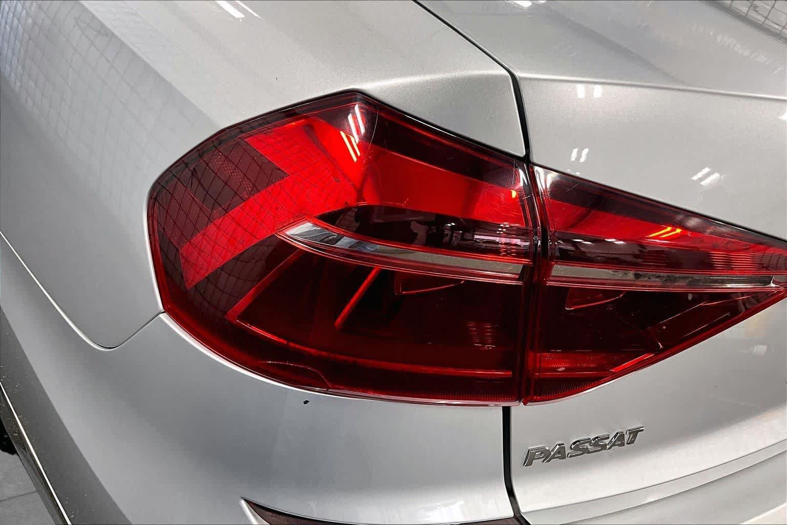 Used 2017 Volkswagen Passat 1.8T R-Line FWD image 29
