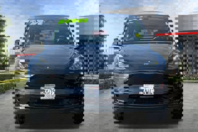 Used 2025 Tesla Model Y Long Range image 11