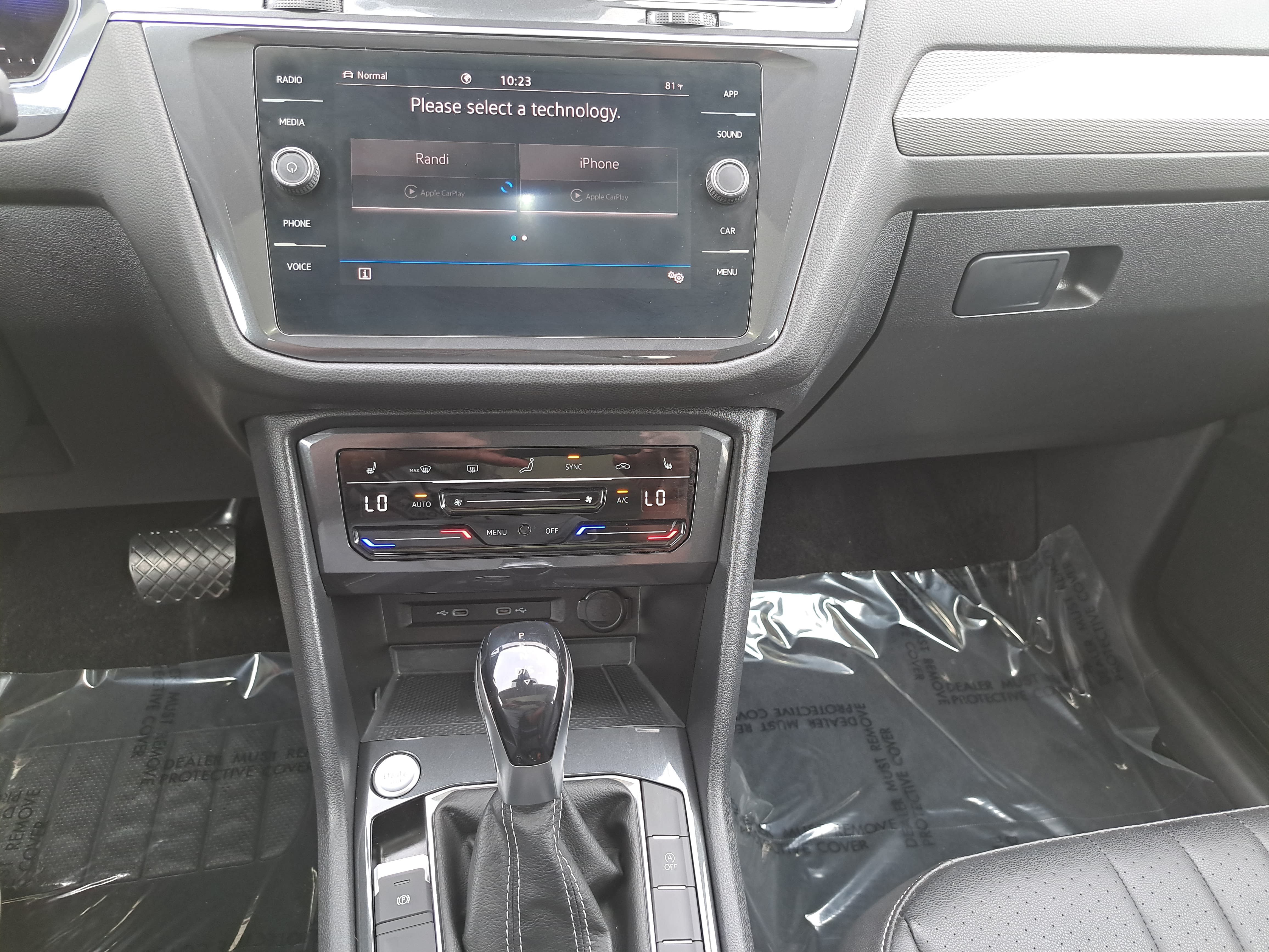 Certified 2022 Volkswagen Tiguan SE w/ Panoramic Sunroof Package AWD/4WD image 20