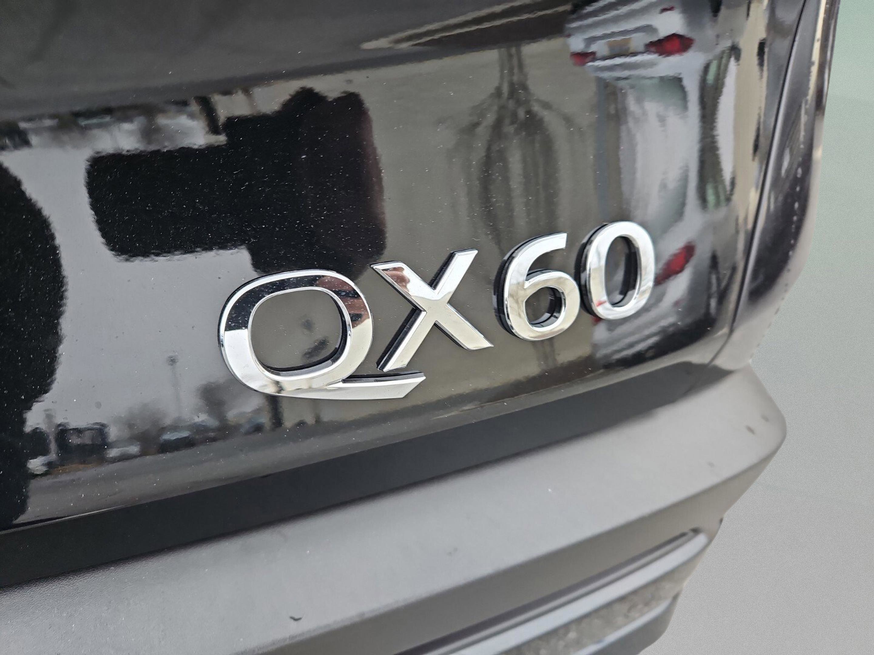 Certified 2025 INFINITI QX60 Luxe image 10