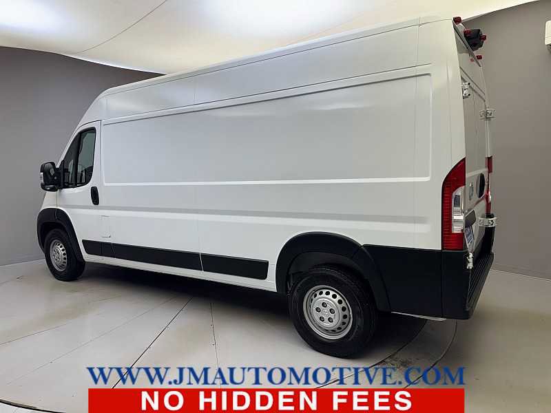 Used 2024 RAM ProMaster 2500 w/ Premium Convenience Group FWD image 3