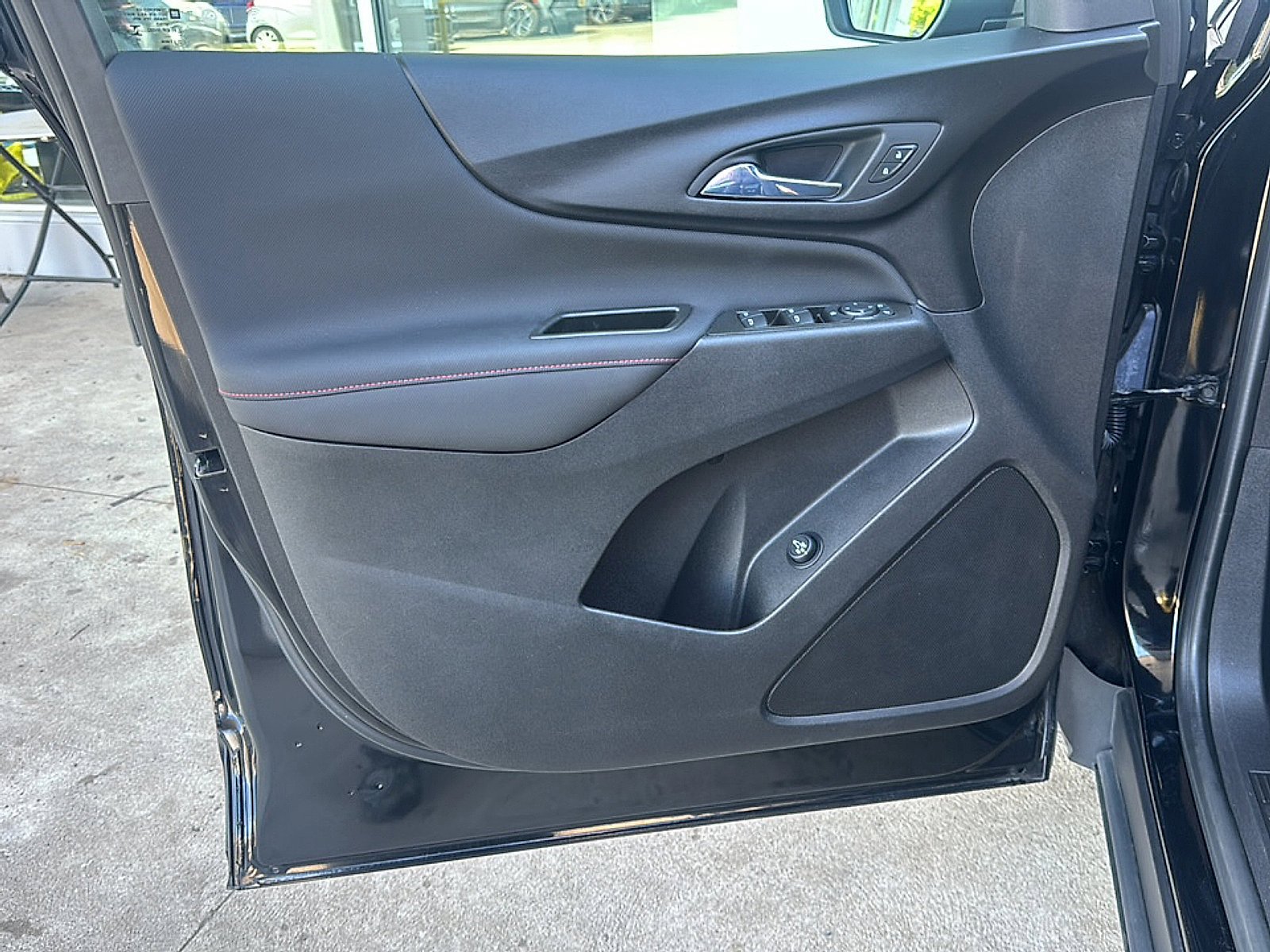 Used 2024 Chevrolet Equinox RS w/ LPO, Cargo Package FWD image 15