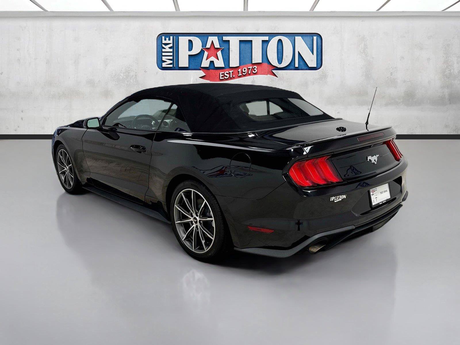 Used 2019 Ford Mustang Premium w/ Equipment Group 201A RWD image 5