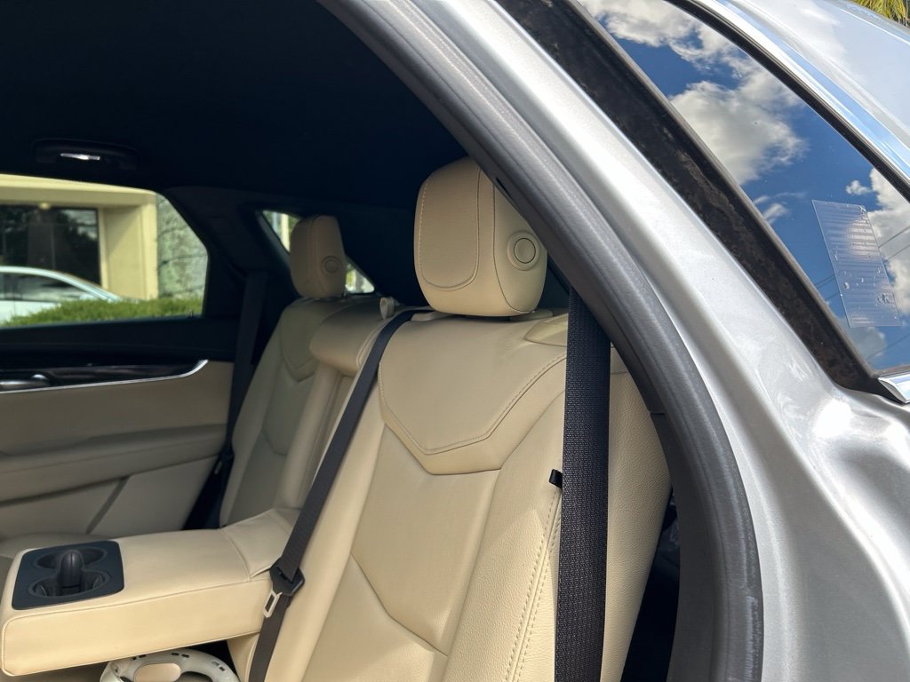 Used 2018 Cadillac XT5 FWD w/ LPO, Wheel Lock Package image 13