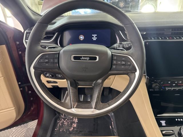 Used 2024 Jeep Grand Cherokee Limited w/ Luxury Tech Group II image 31