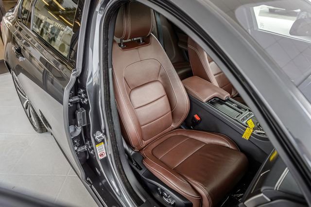 Used 2018 Jaguar XF S image 43