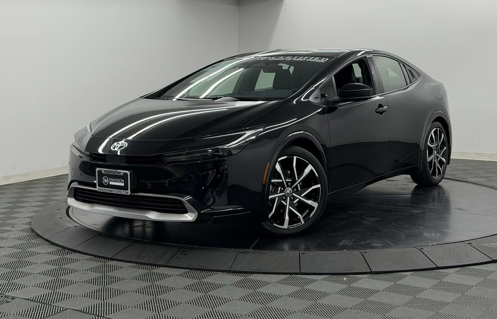 Used 2025 Toyota Prius Plug-In Hybrid FWD image 3