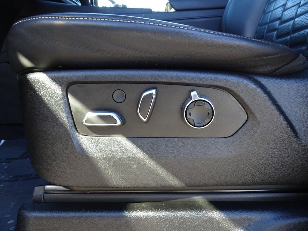 Used 2022 Cadillac Escalade ESV Sport Platinum image 10