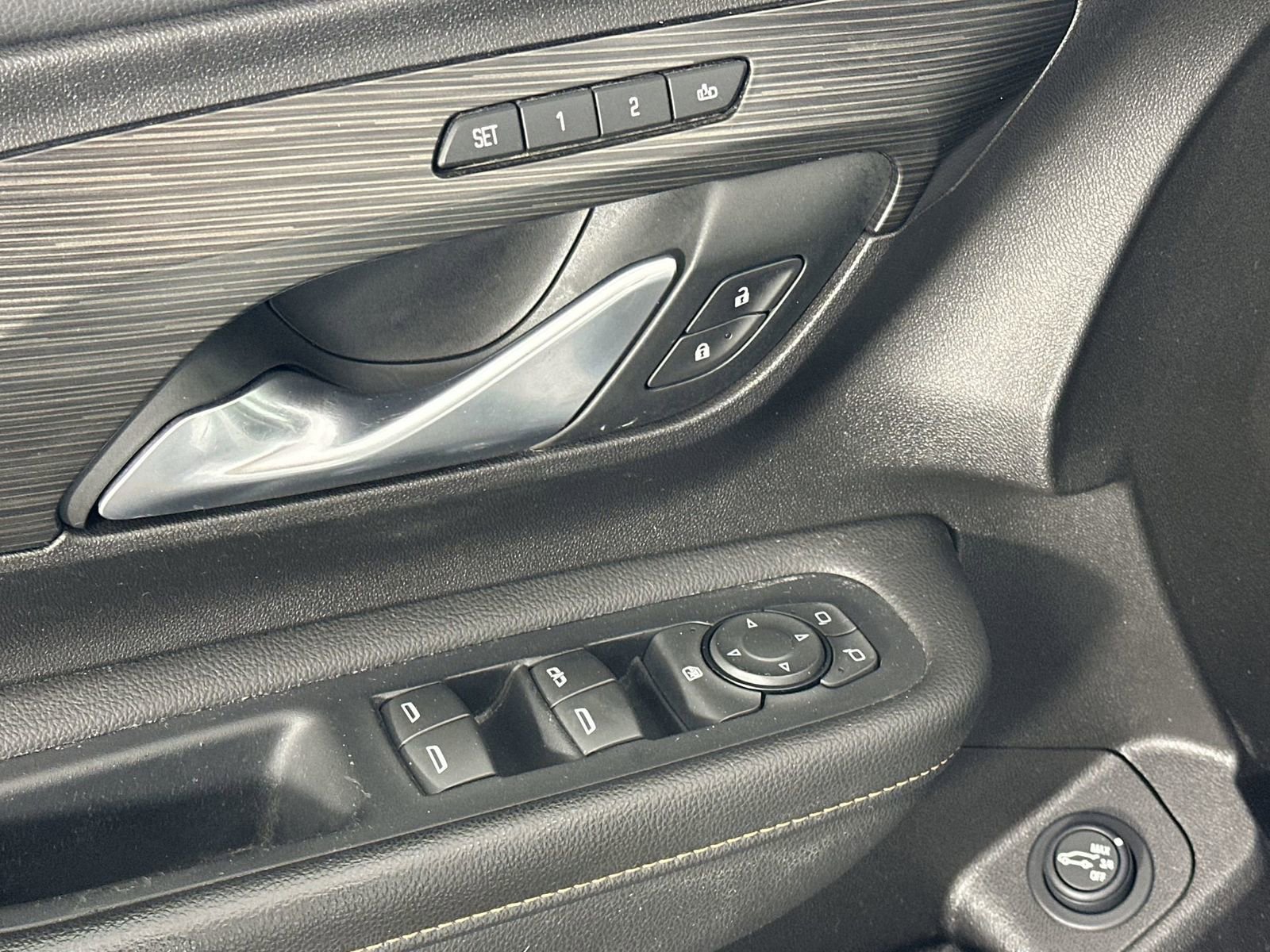 Used 2018 GMC Terrain SLT w/ Preferred Package FWD image 13