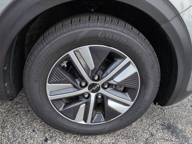 Used 2022 Kia Niro EX Premium FWD image 10