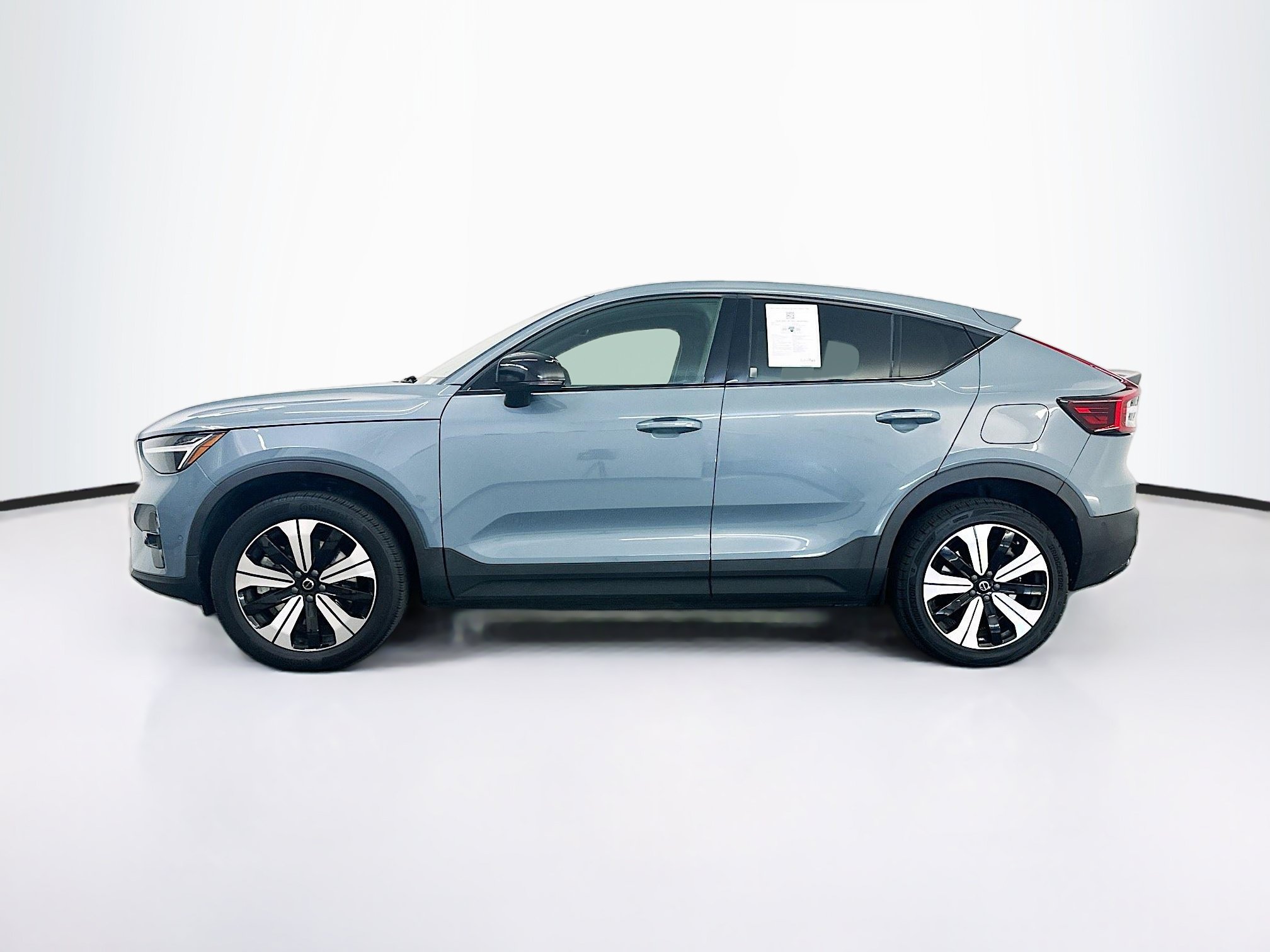 Used 2023 Volvo C40 P8 Recharge Plus w/ Protection Package Premier AWD/4WD image 4