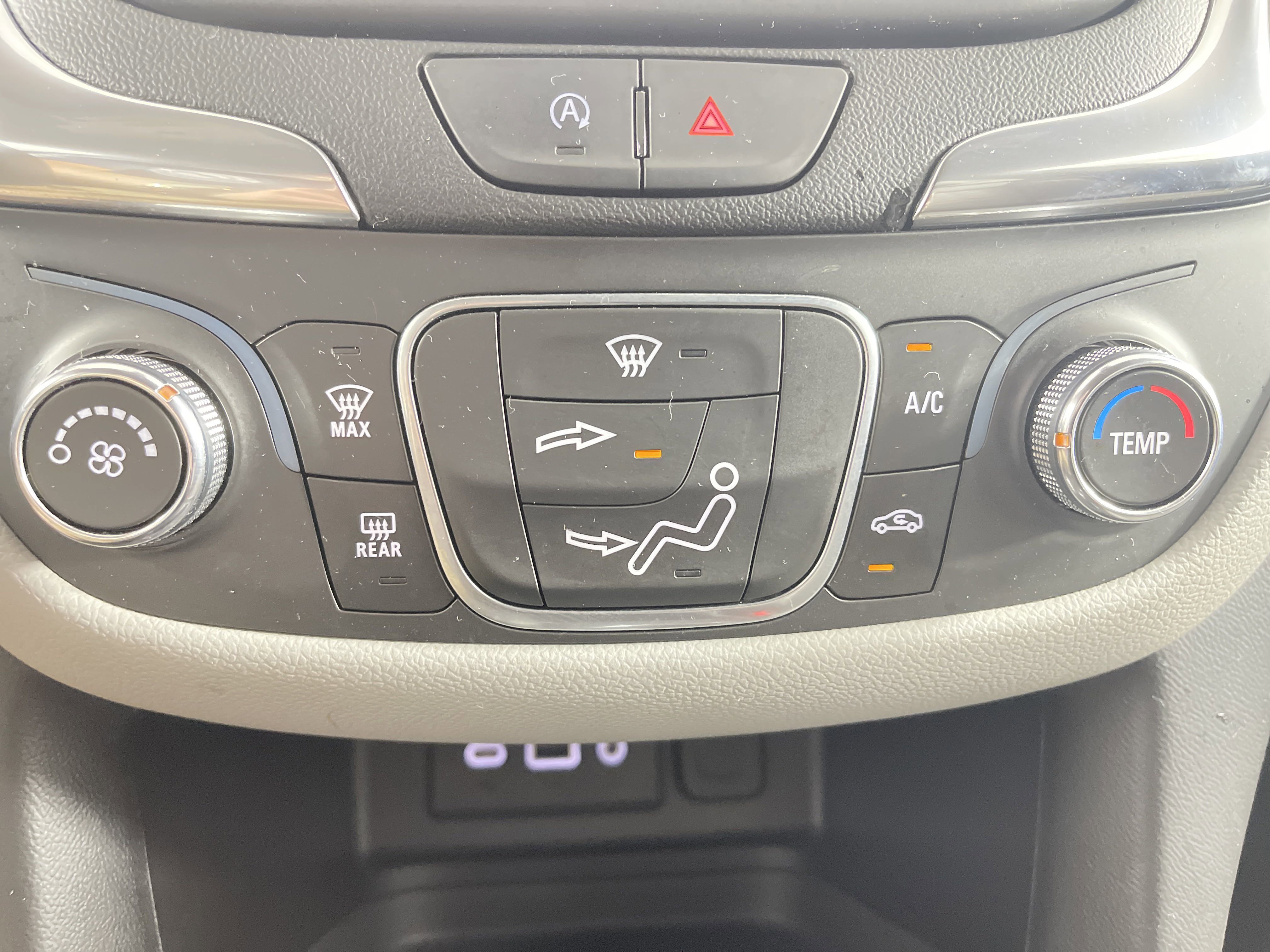 Used 2022 Chevrolet Equinox LS image 23