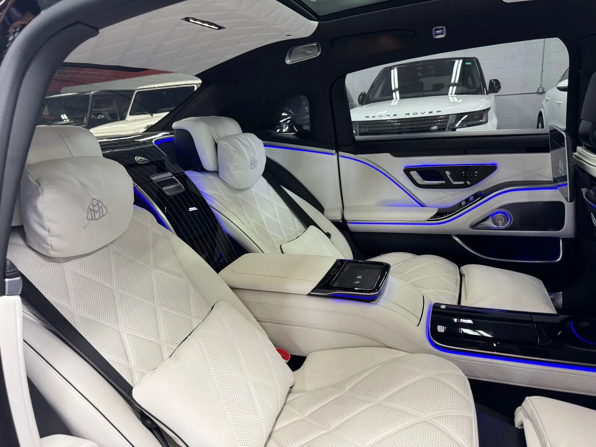 Used 2023 Mercedes-Benz Maybach S 680 S 680 4MATIC Sedan 4D w/ Manufaktur Leather Package image 64