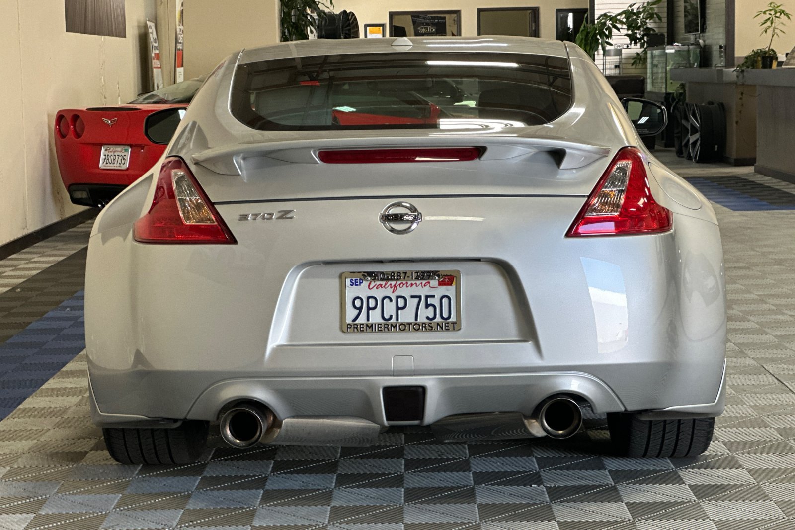 Used 2011 Nissan 370Z Touring w/ Sport Pkg RWD image 5