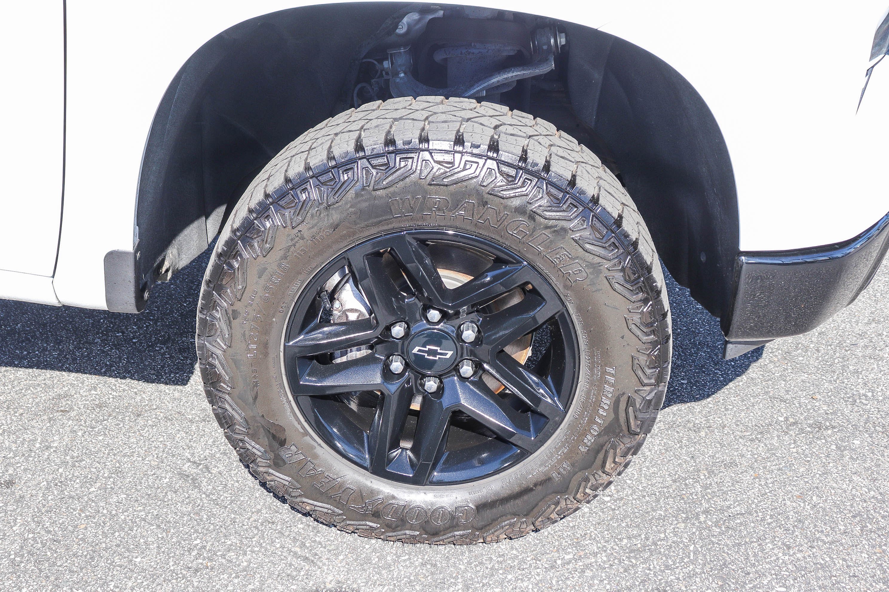 Used 2024 Chevrolet Silverado 1500 Custom Trail Boss w/ LPO, Dark Essentials Package AWD/4WD image 6