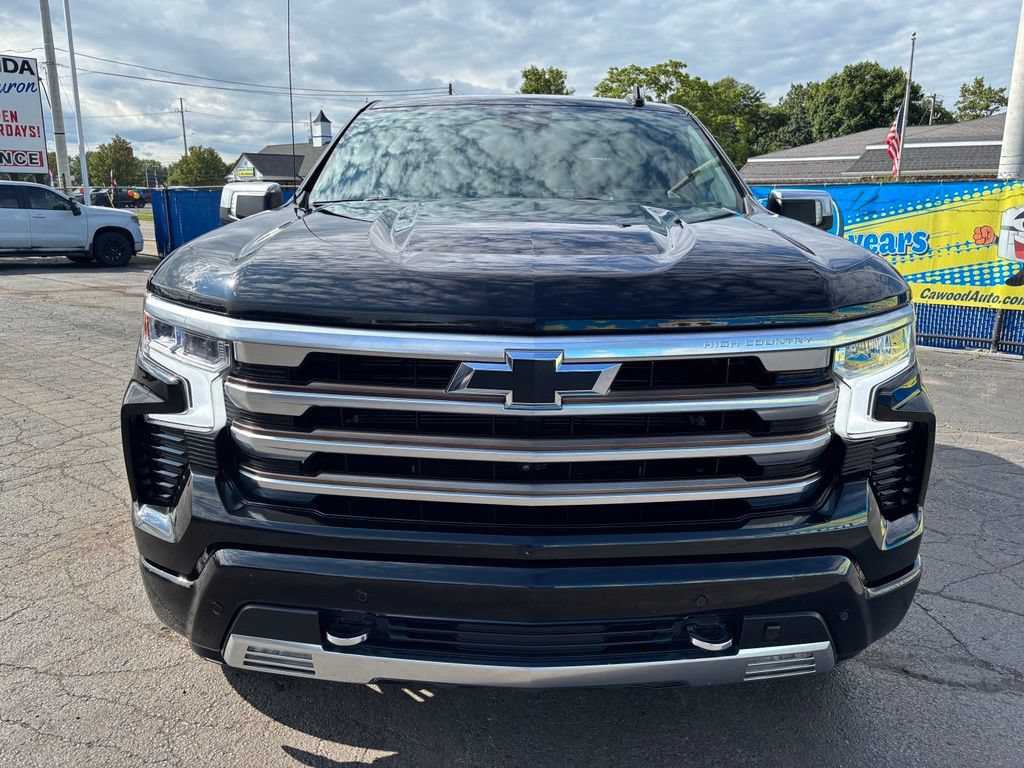 Used 2022 Chevrolet Silverado 1500 High Country w/ High Country Premium Package AWD/4WD image 9