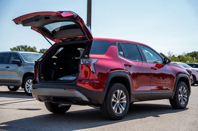 New 2027 Chevrolet Equinox LT w/ Safety and Technology Package FWD image 5