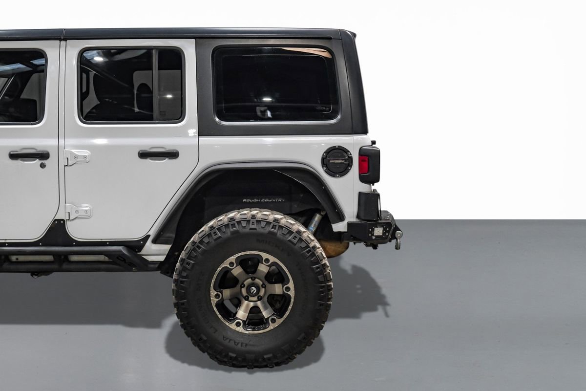 Used 2018 Jeep Wrangler Unlimited Sahara image 11