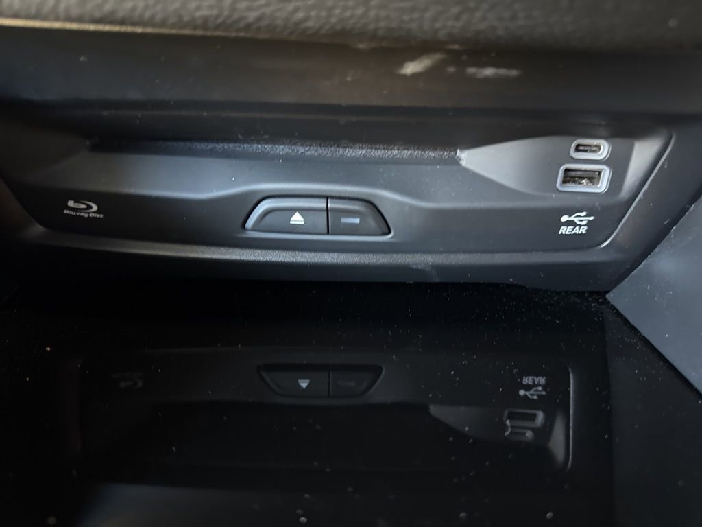 Used 2024 Chrysler Pacifica Pinnacle w/ Trailer Tow Group image 25