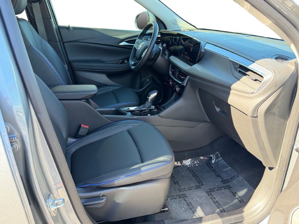 Used 2026 Buick Encore GX Sport Touring w/ Advanced Technology Package FWD image 8