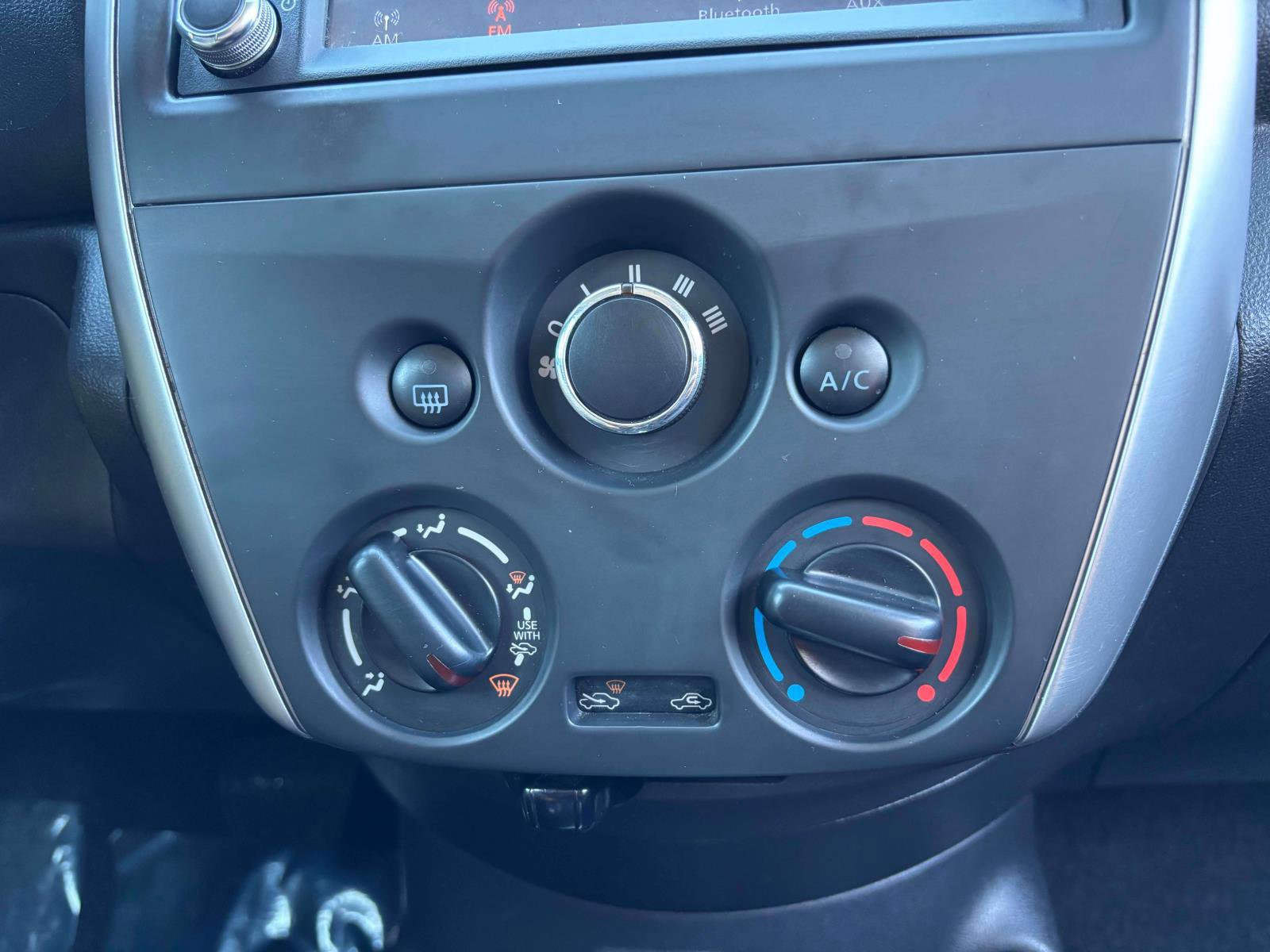 Used 2019 Nissan Versa SV image 21