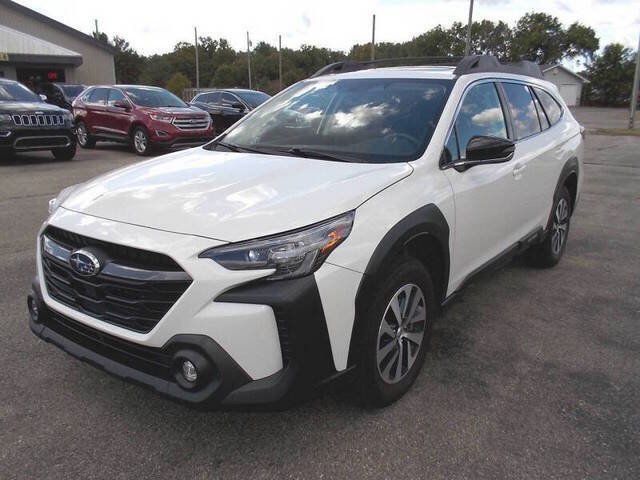 Used 2024 Subaru Outback Premium AWD/4WD image 2