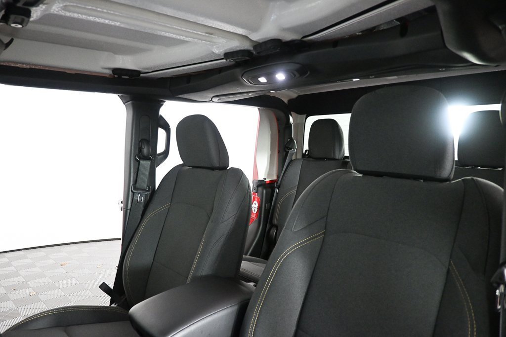 Used 2025 Jeep Gladiator Sport image 4