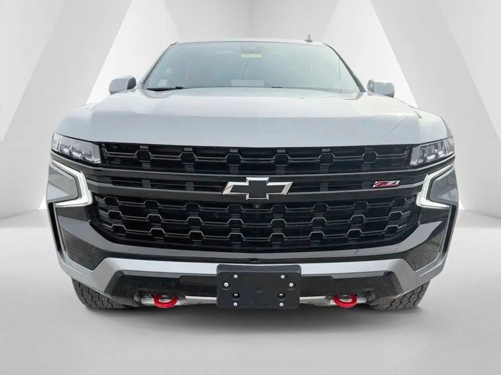 Used 2023 Chevrolet Tahoe Z71 w/ Luxury Package AWD/4WD image 2