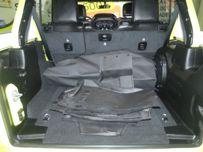 Used 2023 Jeep Wrangler Unlimited Sahara w/ Cold Weather Group AWD/4WD image 30
