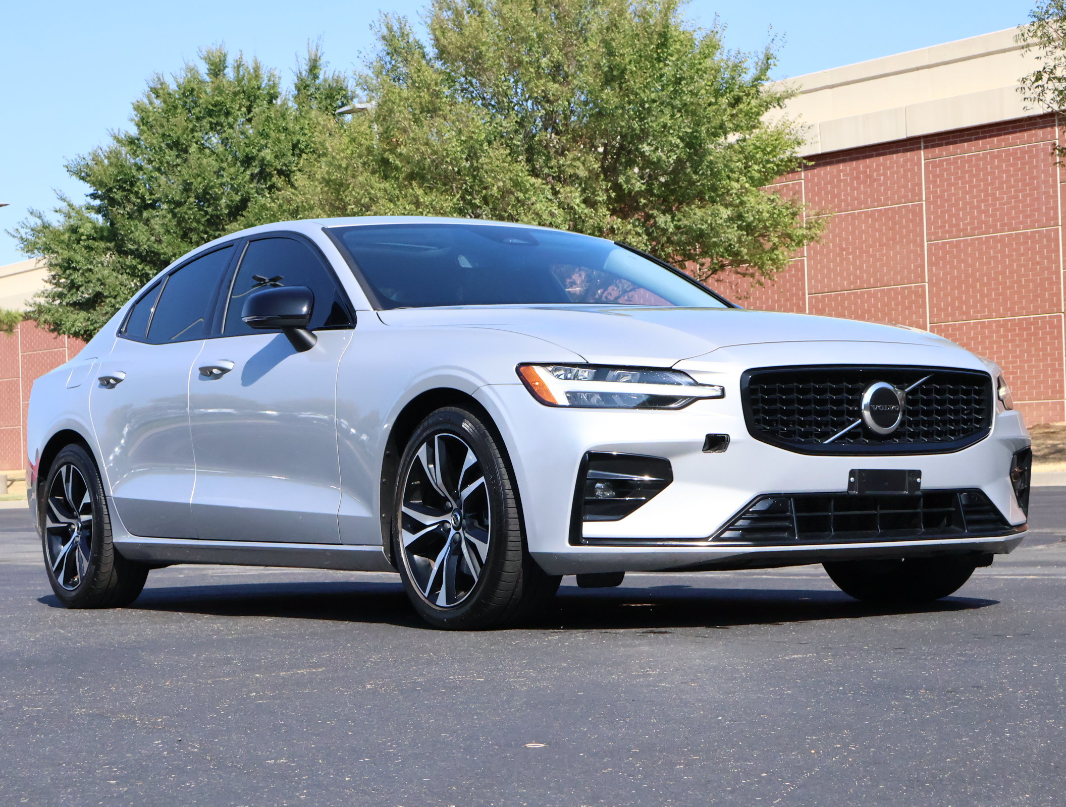 Used 2024 Volvo S60 B5 Core FWD image 1
