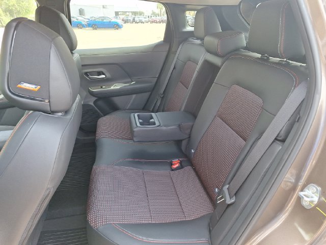 New 2026 Nissan Kicks SR w/ SR Premium Package FWD image 25